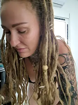 Snapshot of Mira-Grey89 chatting on June 21, 2026, 12:22 pm Mira-Grey89 online show from June 21, 2026, 12:22 pm