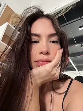 Im Valentina online show from March 7, 2026, 9:42 pm