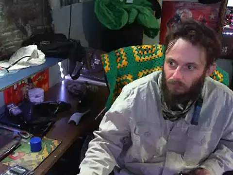 CloudDadddyyy420 online show from March 11, 2025, 9:24 am