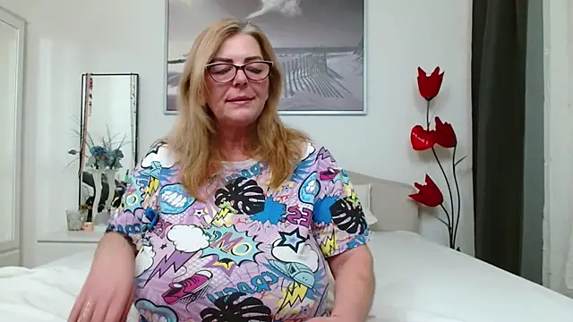 YulliaMilf online show from February 11, 2026, 9:58 pm