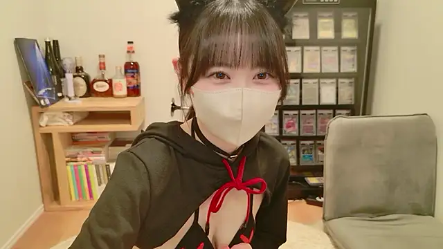 Snapshot of HIKARI_x0 chatting on April 28, 2026, 2:32 pm HIKARI x0 online show from April 28, 2026, 2:32 pm