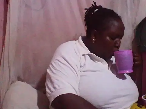 Snapshot of big_clits chatting on September 19, 2025, 12:58 am big clits online show from September 19, 2025, 12:58 am