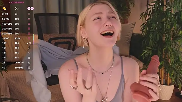  Rude Girl  online show from November 23, 2025, 3:33 pm