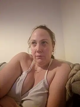 Snapshot of Wisie_Cutie chatting on January 26, 2025, 12:16 am Wisie Cutie online show from January 26, 2025, 12:16 am