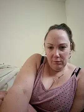 Snapshot of Wisie_Cutie chatting on January 18, 2025, 3:16 pm Wisie Cutie online show from January 18, 2025, 3:16 pm