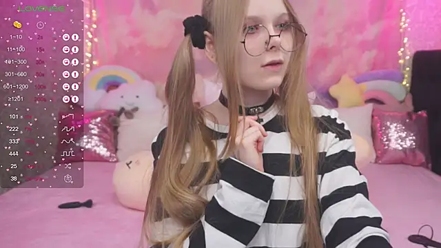 Snapshot of minx_g1rl chatting on January 17, 2025, 6:15 am minx g1rl online show from January 17, 2025, 6:15 am