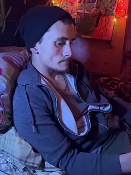 Snapshot of bugboy chatting on February 8, 2026, 4:21 am bugboy online show from February 8, 2026, 4:21 am