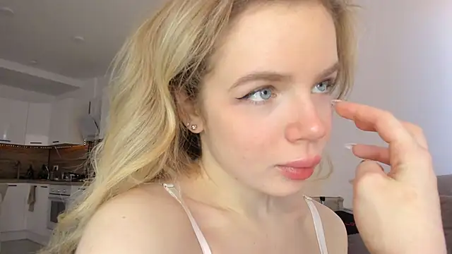 Snapshot of lit_asella chatting on February 24, 2025, 9:32 am lit asella online show from February 24, 2025, 9:32 am