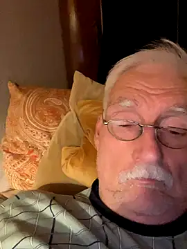 Steffibi1954 online show from December 17, 2025, 8:36 pm