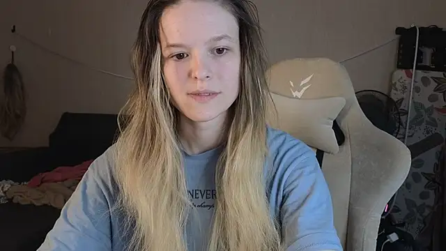 Snapshot of Nate__ chatting on December 3, 2025, 4:13 am Nate online show from December 3, 2025, 4:13 am