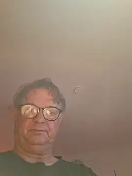 Seltsamoder online show from November 18, 2025, 4:27 am