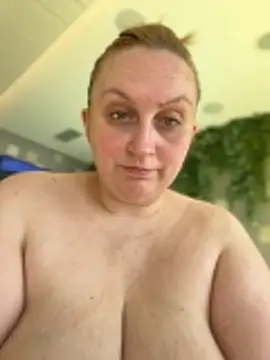 BBW Nora online show from November 12, 2025, 12:53 pm