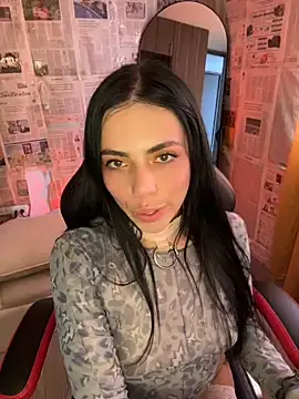 i am nina  online show from May 18, 2026, 8:24 pm