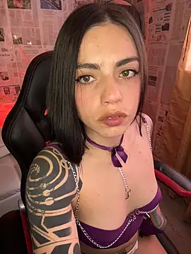 i am nina  online show from March 12, 2026, 6:56 pm