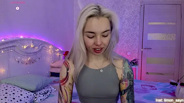 LillyMoure  online show from October 13, 2025, 12:23 am