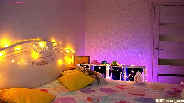 LillyMoure  online show from March 3, 2026, 11:12 pm