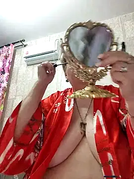 Snapshot of EffectFiona chatting on March 1, 2026, 10:32 pm EffectFiona online show from March 1, 2026, 10:32 pm