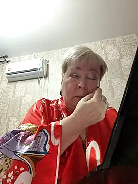 Snapshot of EffectFiona chatting on February 19, 2026, 10:40 pm EffectFiona online show from February 19, 2026, 10:40 pm