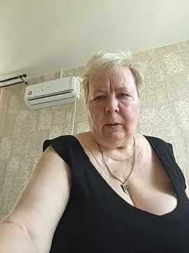 EffectFiona online show from May 24, 2026, 4:12 am