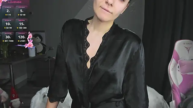 Maggie Moore online show from March 12, 2026, 9:57 am