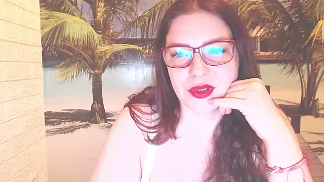 Snapshot of Queen__Natasha chatting on May 9, 2026, 9:40 pm Queen Natasha online show from May 9, 2026, 9:40 pm