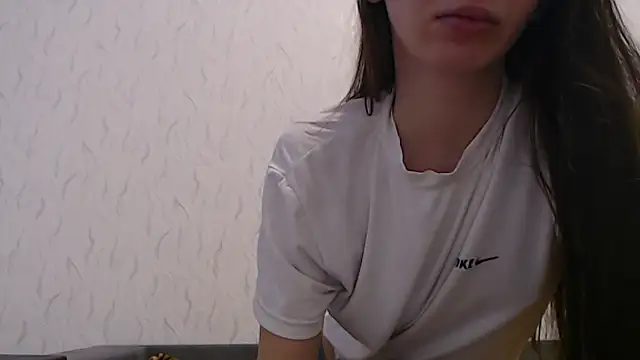 Snapshot of HoneyWiles chatting on January 11, 2026, 2:13 pm HoneyWiles online show from January 11, 2026, 2:13 pm