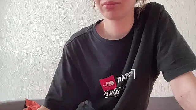 HoneyWiles online show from July 9, 2026, 1:21 pm