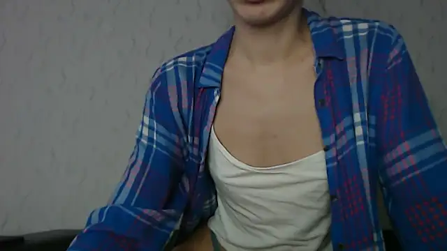 Snapshot of HoneyWiles chatting on November 4, 2025, 2:10 pm HoneyWiles online show from November 4, 2025, 2:10 pm