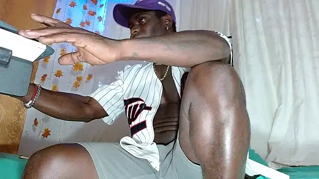 angel bonbom online show from February 4, 2026, 4:29 am