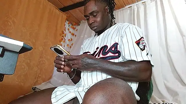 angel bonbom online show from March 12, 2026, 11:42 pm