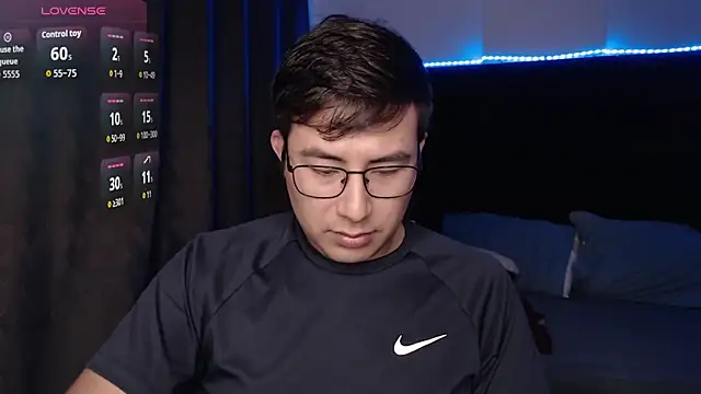 andrewmhilton  online show from March 8, 2026, 7:33 am