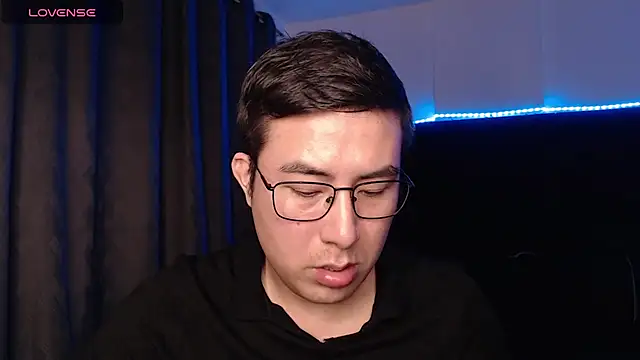 andrewmhilton  online show from February 19, 2026, 5:26 am