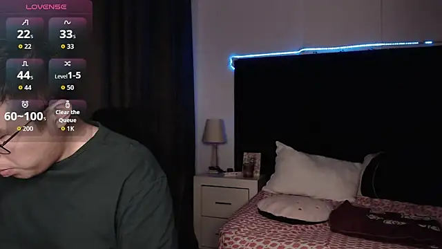 andrewmhilton  online show from February 15, 2026, 6:36 am