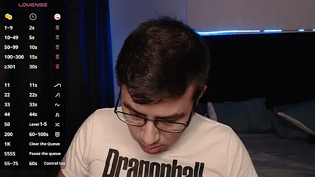 andrewmhilton  online show from November 2, 2025, 7:13 am