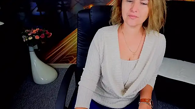 EmmaxPark online show from October 23, 2025, 5:50 am