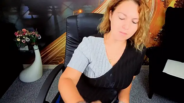 EmmaxPark online show from September 23, 2025, 6:20 am