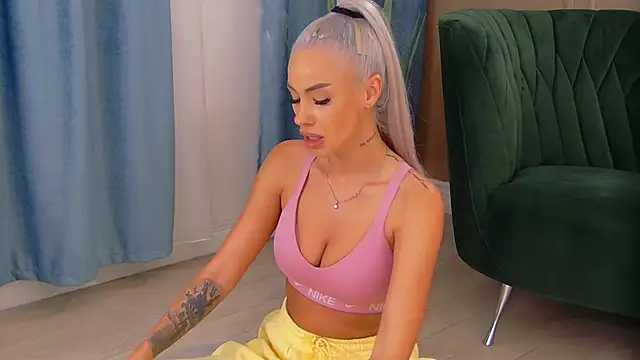 Bailey Rush online show from October 12, 2025, 2:40 pm