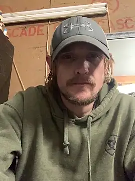 Snapshot of Midwestalpha chatting on May 11, 2026, 11:44 am Midwestalpha online show from May 11, 2026, 11:44 am