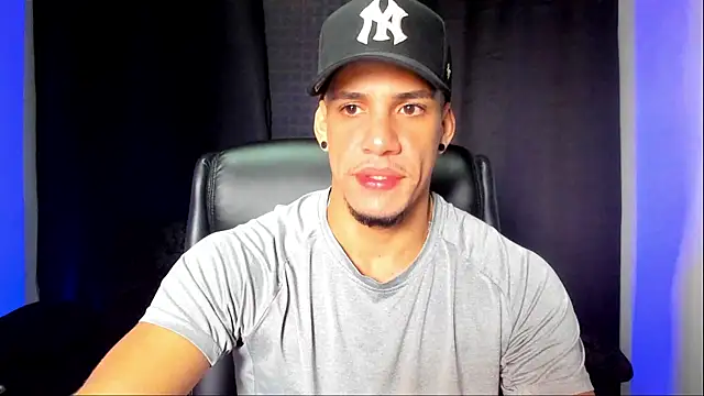 jhonnysnow17 online show from September 19, 2025, 3:16 pm