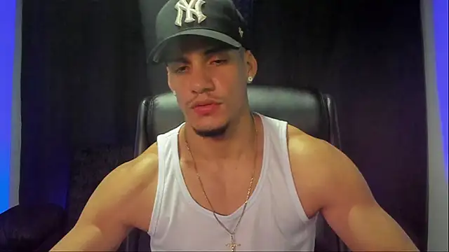 jhonnysnow17 online show from October 4, 2025, 10:44 pm