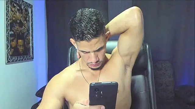 jhonnysnow17 online show from December 16, 2025, 3:22 am