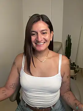 Snapshot of ari_artis chatting on February 26, 2026, 1:05 am ari artis online show from February 26, 2026, 1:05 am