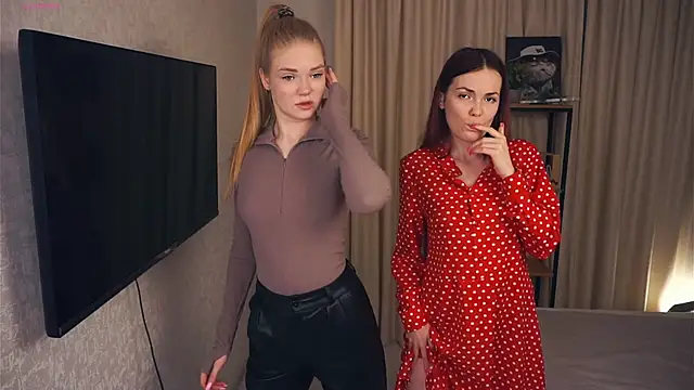 Snapshot of EllenReeves chatting on March 5, 2025, 11:06 am EllenReeves online show from March 5, 2025, 11:06 am