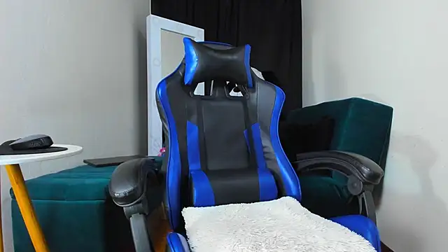 Snapshot of LiamCossio_ chatting on January 9, 2025, 11:34 pm LiamCossio online show from January 9, 2025, 11:34 pm