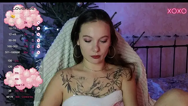 Snapshot of lil_luna_x chatting on December 22, 2024, 7:10 pm lil luna x online show from December 22, 2024, 7:10 pm