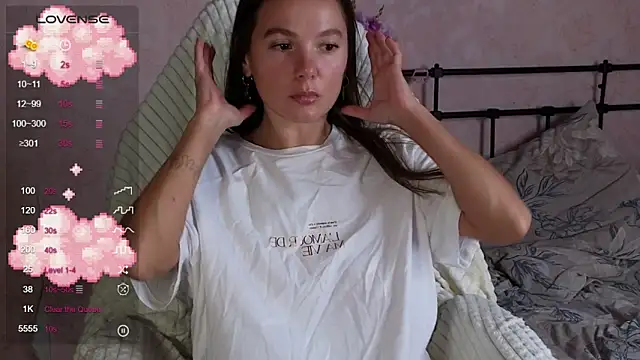 lil luna x online show from June 12, 2026, 5:54 pm
