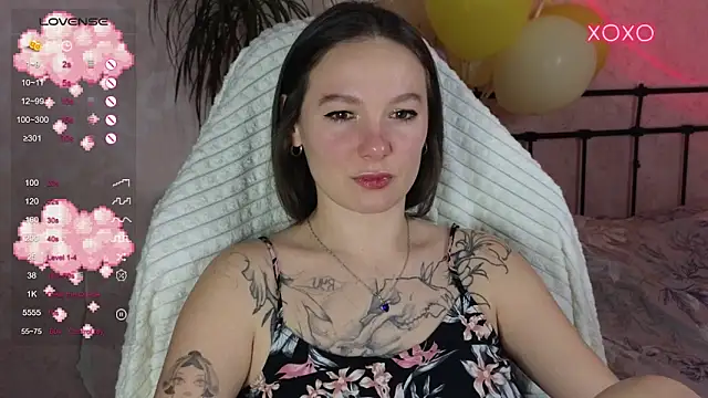 Snapshot of lil_luna_x chatting on February 7, 2026, 12:51 am lil luna x online show from February 7, 2026, 12:51 am