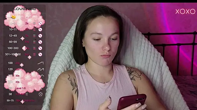 Snapshot of lil_luna_x chatting on December 12, 2024, 3:37 pm lil luna x online show from December 12, 2024, 3:37 pm