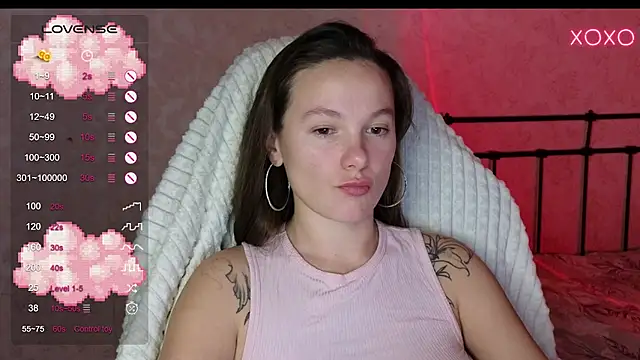Snapshot of lil_luna_x chatting on December 11, 2024, 5:37 pm lil luna x online show from December 11, 2024, 5:37 pm