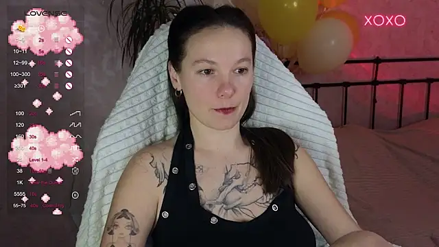 Snapshot of lil_luna_x chatting on February 5, 2026, 7:32 pm lil luna x online show from February 5, 2026, 7:32 pm